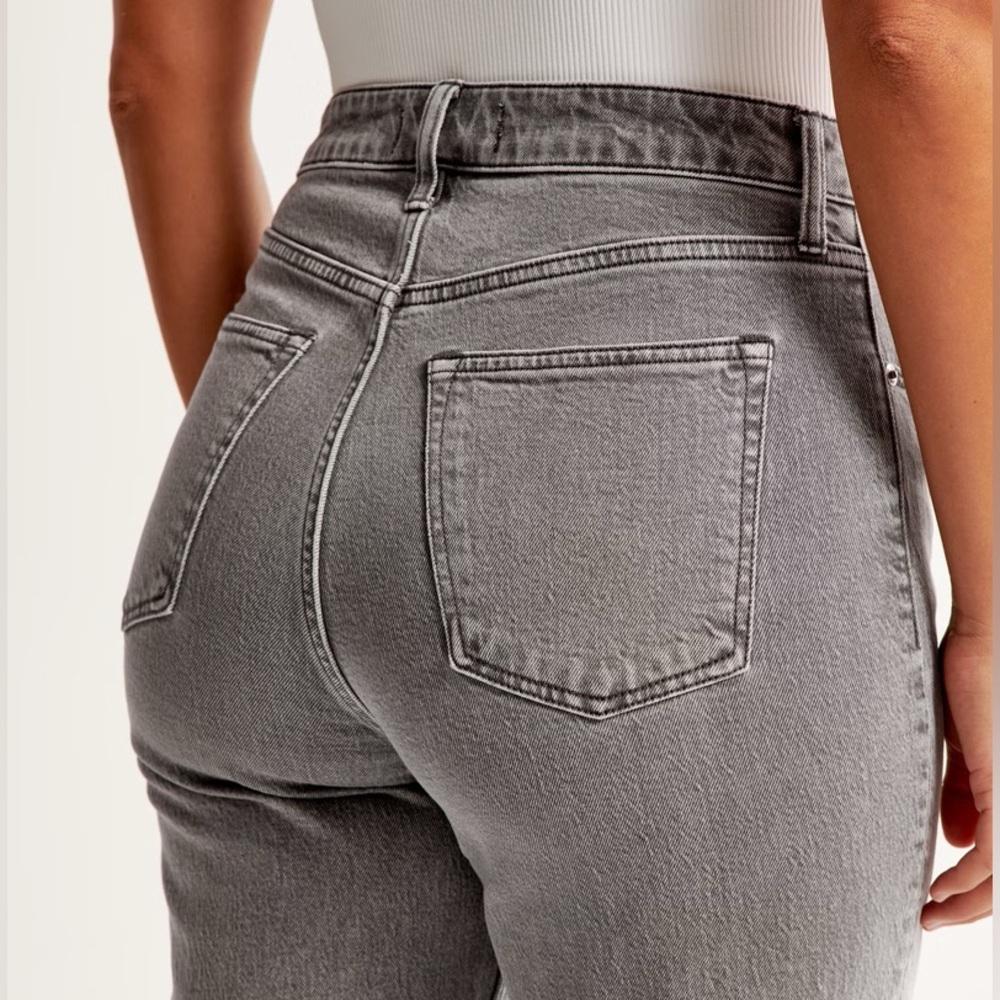 Abercrombie & Fitch ‘The Mom Jean’ High Rise